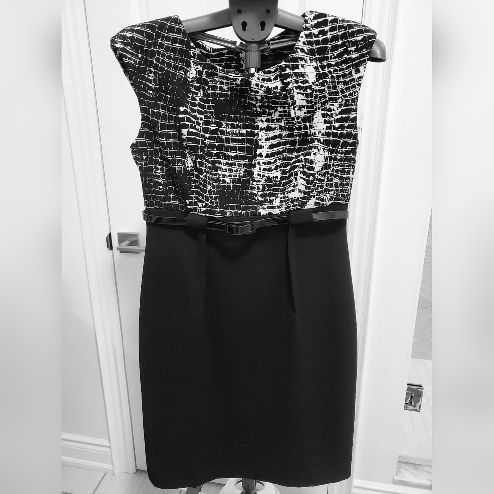 Connected Apparel dress with belt